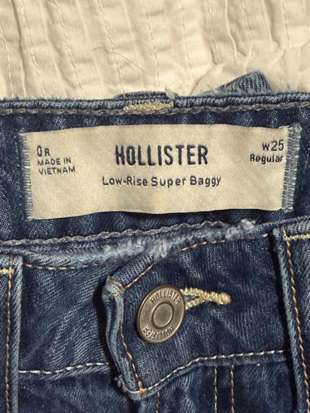 Hollister Medium Blue Low-Rise Baggy Jeans